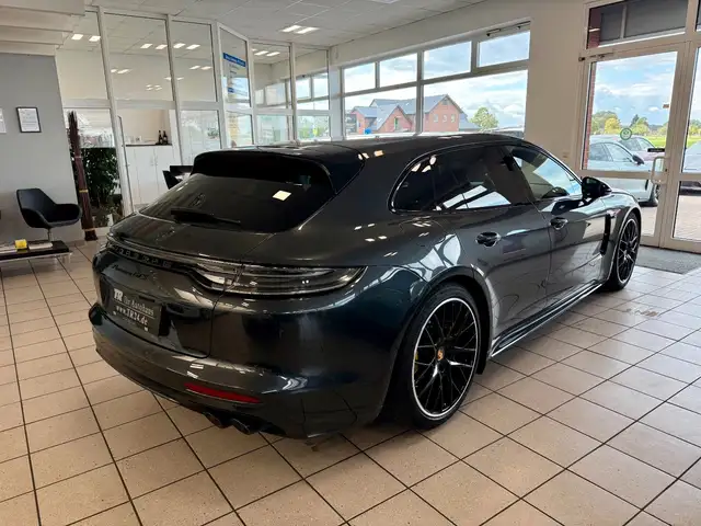 Porsche Panamera view 5