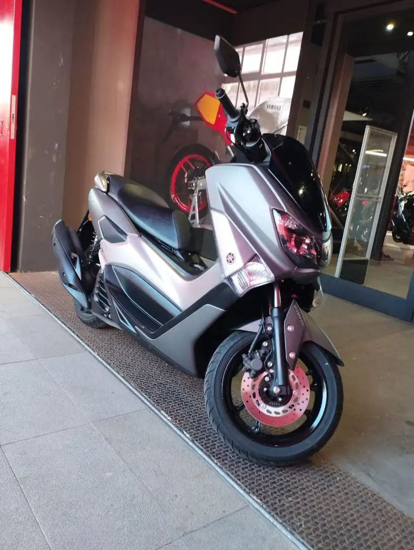 Yamaha 125 Grigio - 2