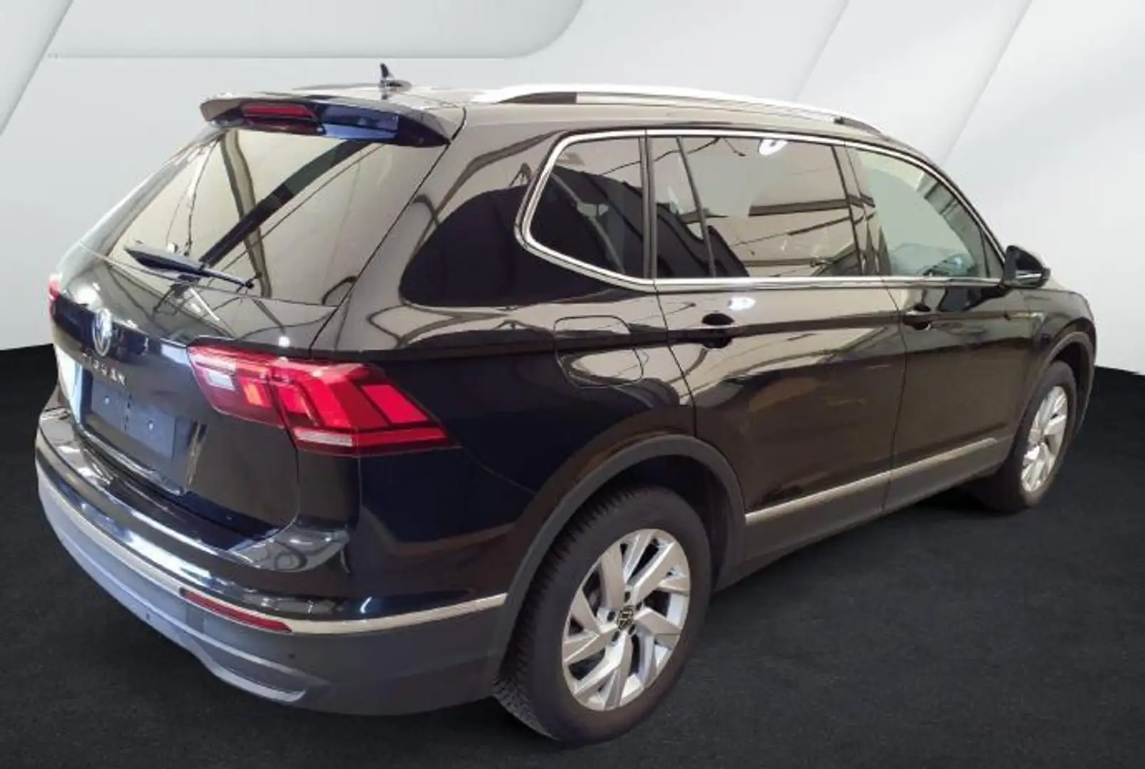 Volkswagen Tiguan Allspace Life 2.0 TDI DSG Navi AHK Kamera LED 7-Sitzer Schwarz - 2