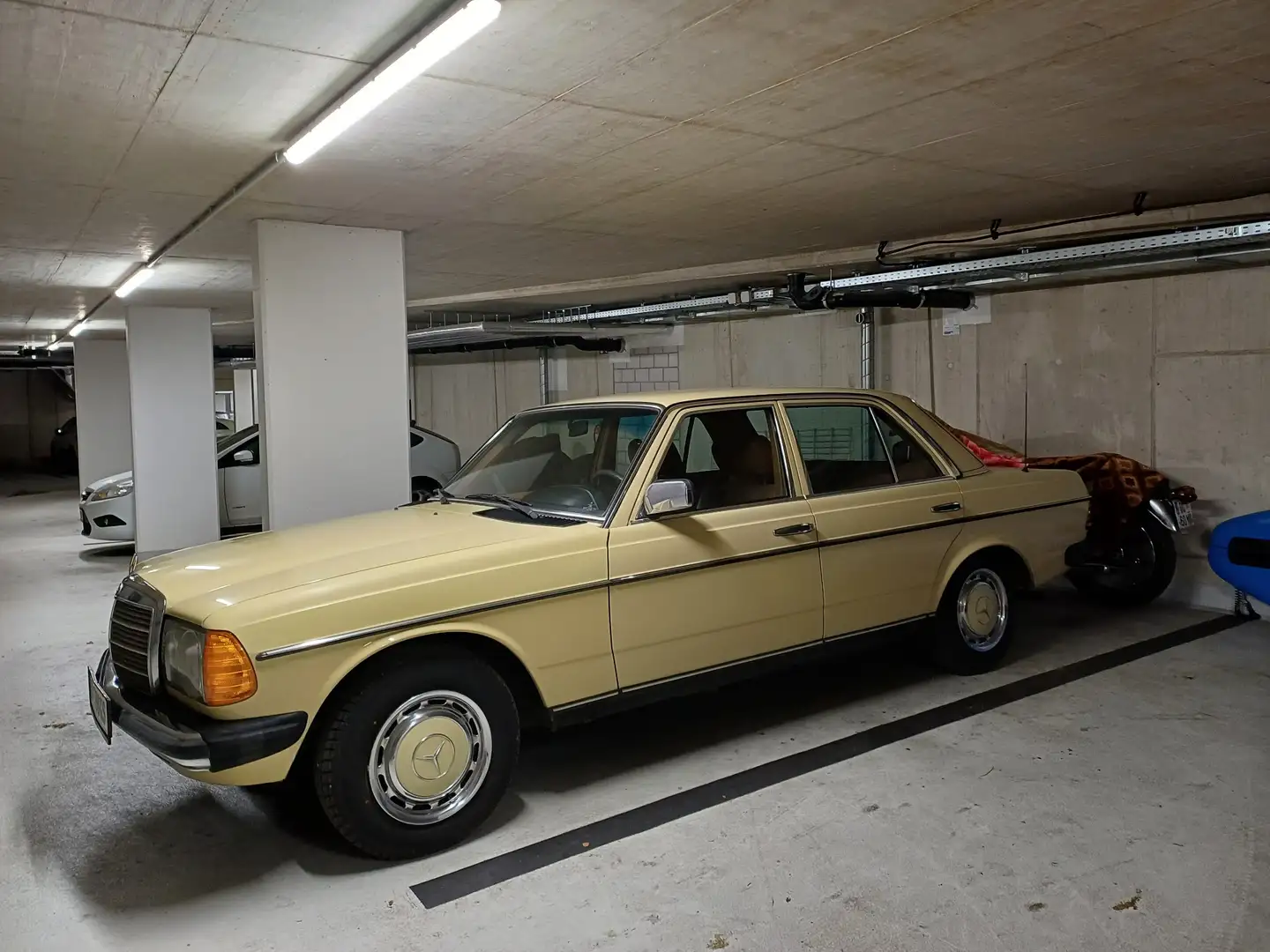 Mercedes-Benz Sonstige Servolenkung, Anhängerkupplung, Zentralverriegelun Gelb - 1