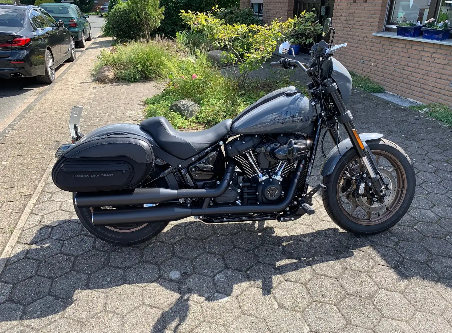 Harley-Davidson Lowrider ST Grey - 2