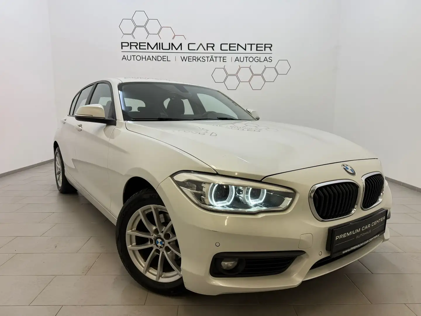 BMW 118 d Advantage LED / NAVI / BORCOM. / TEMPOMAT / PDC Weiß - 1