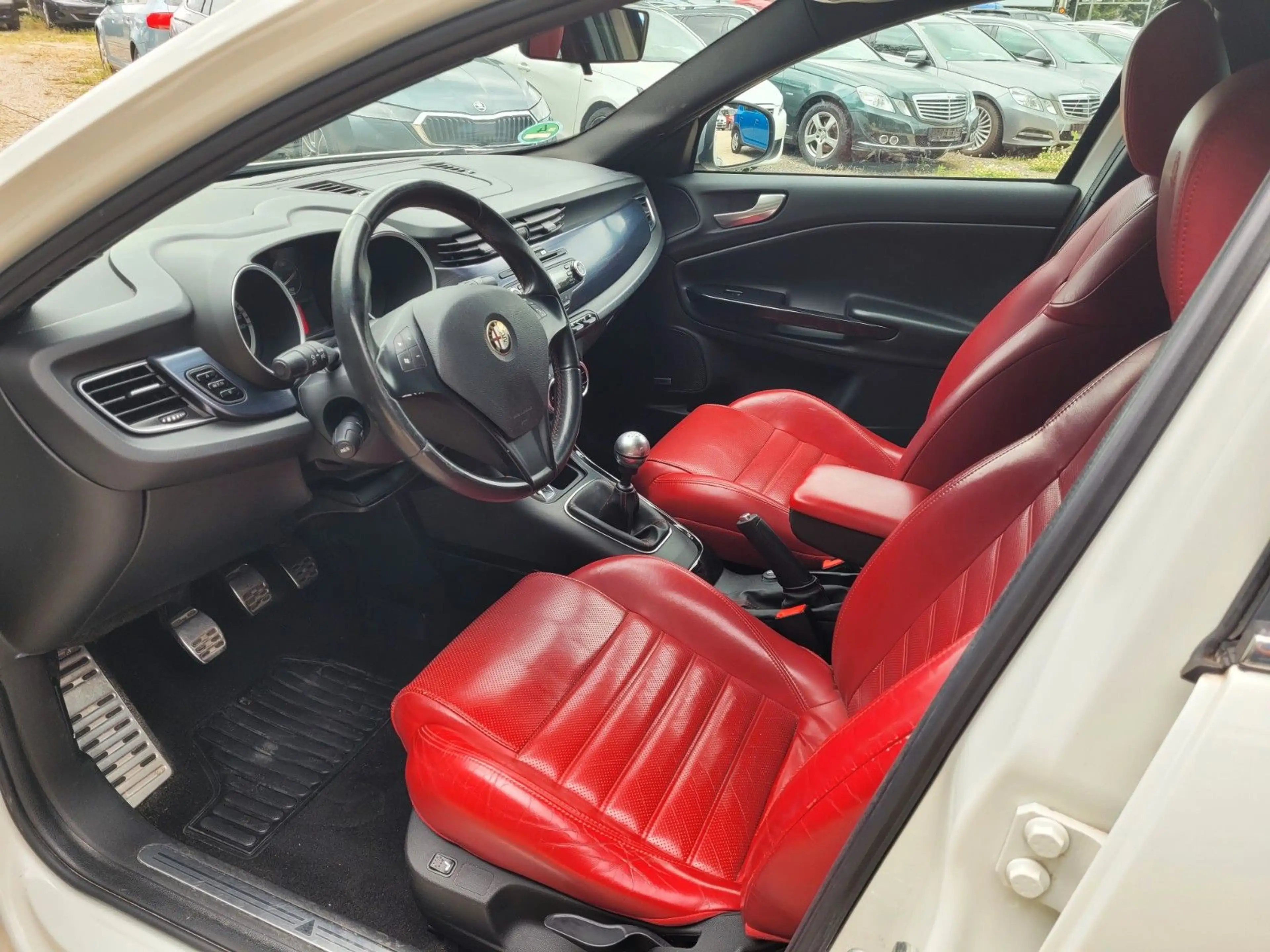 Alfa Romeo Giulietta Quadrifoglio Verde 1.8*SZH*8xLMF*TÜV* — photo 13