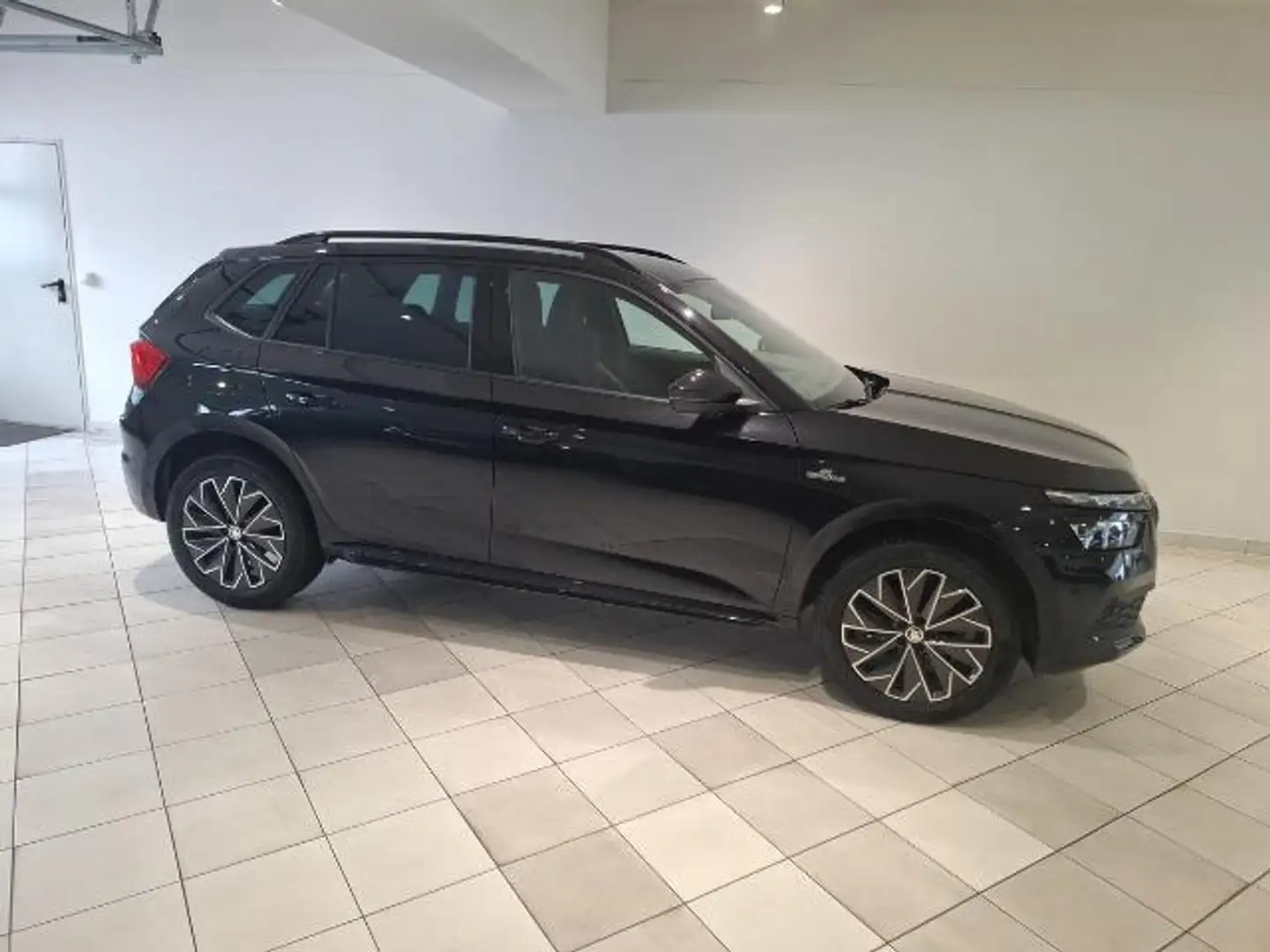 Skoda Kamiq 1.5 TSI Monte Carlo AHK Pano LED Schwarz - 2