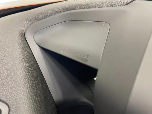 Peugeot 2008 view 14