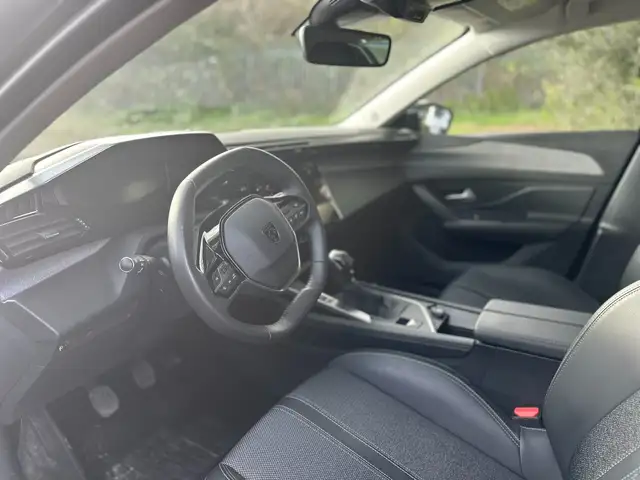 Peugeot 308 view 11