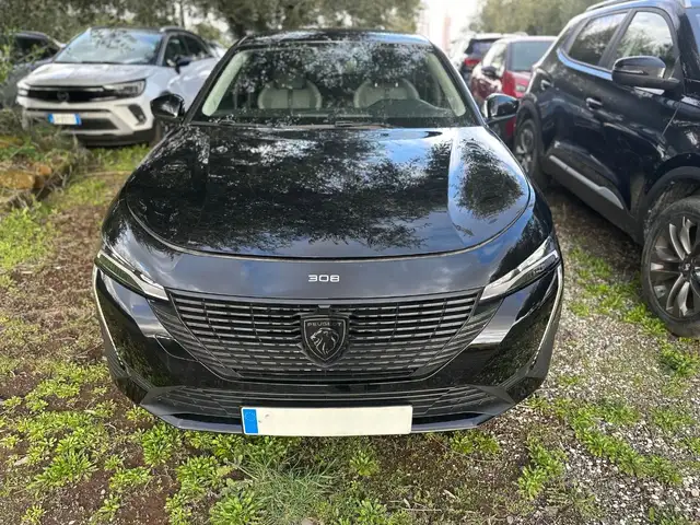 Peugeot 308 view 2
