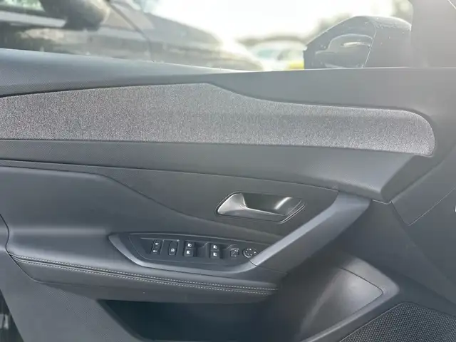 Peugeot 308 view 10