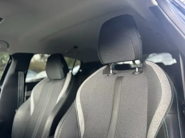 Peugeot 308 view 12