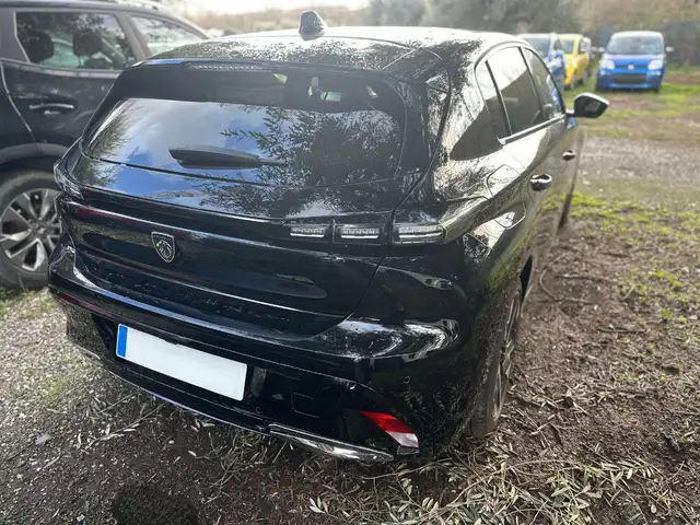 Peugeot 308 view 4