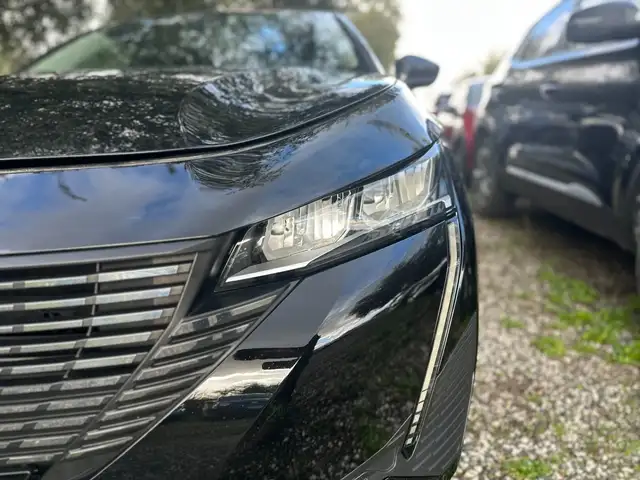 Peugeot 308 view 8