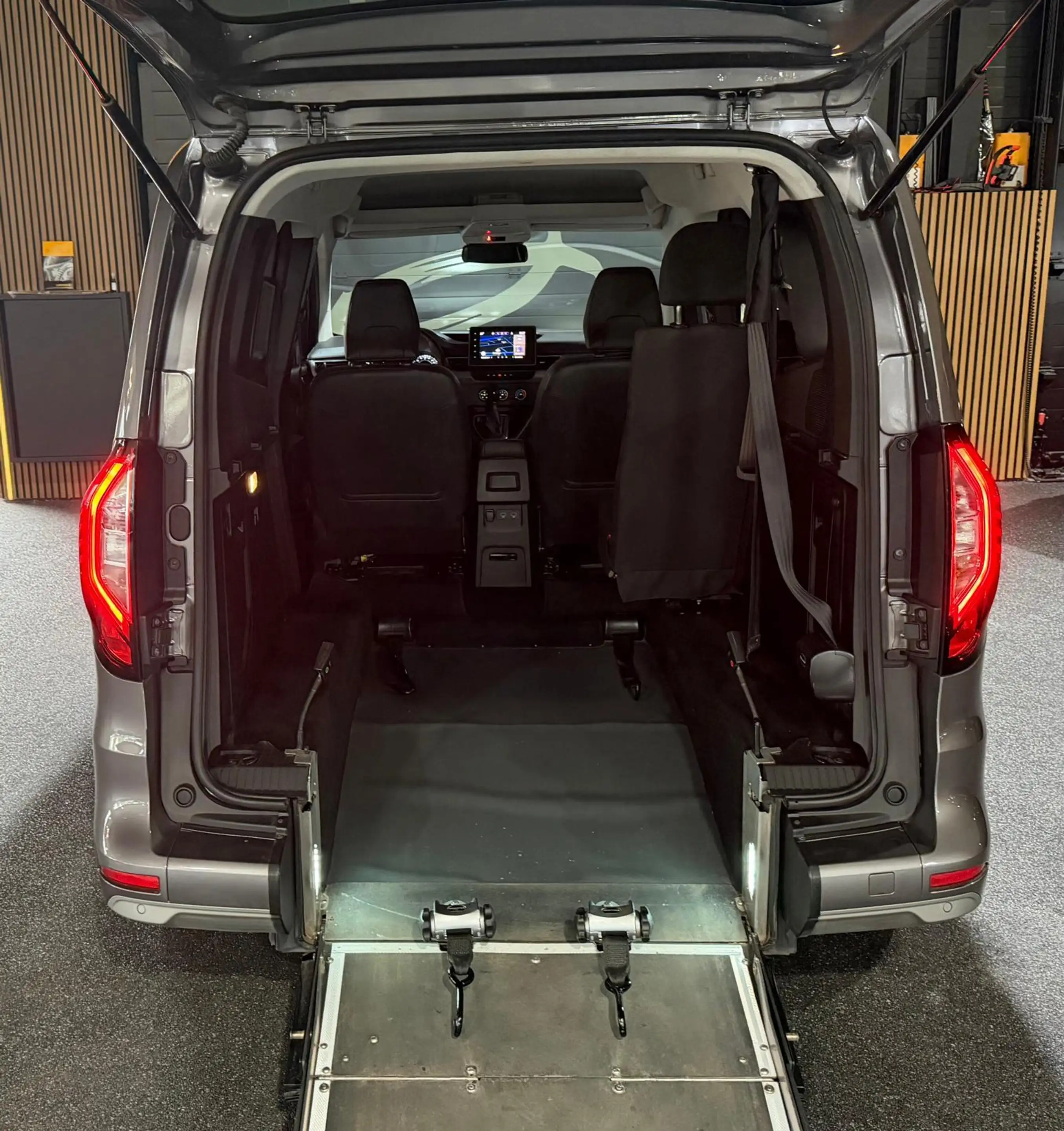 Renault Kangoo 1.3 TCe Rollstoelauto — photo 11