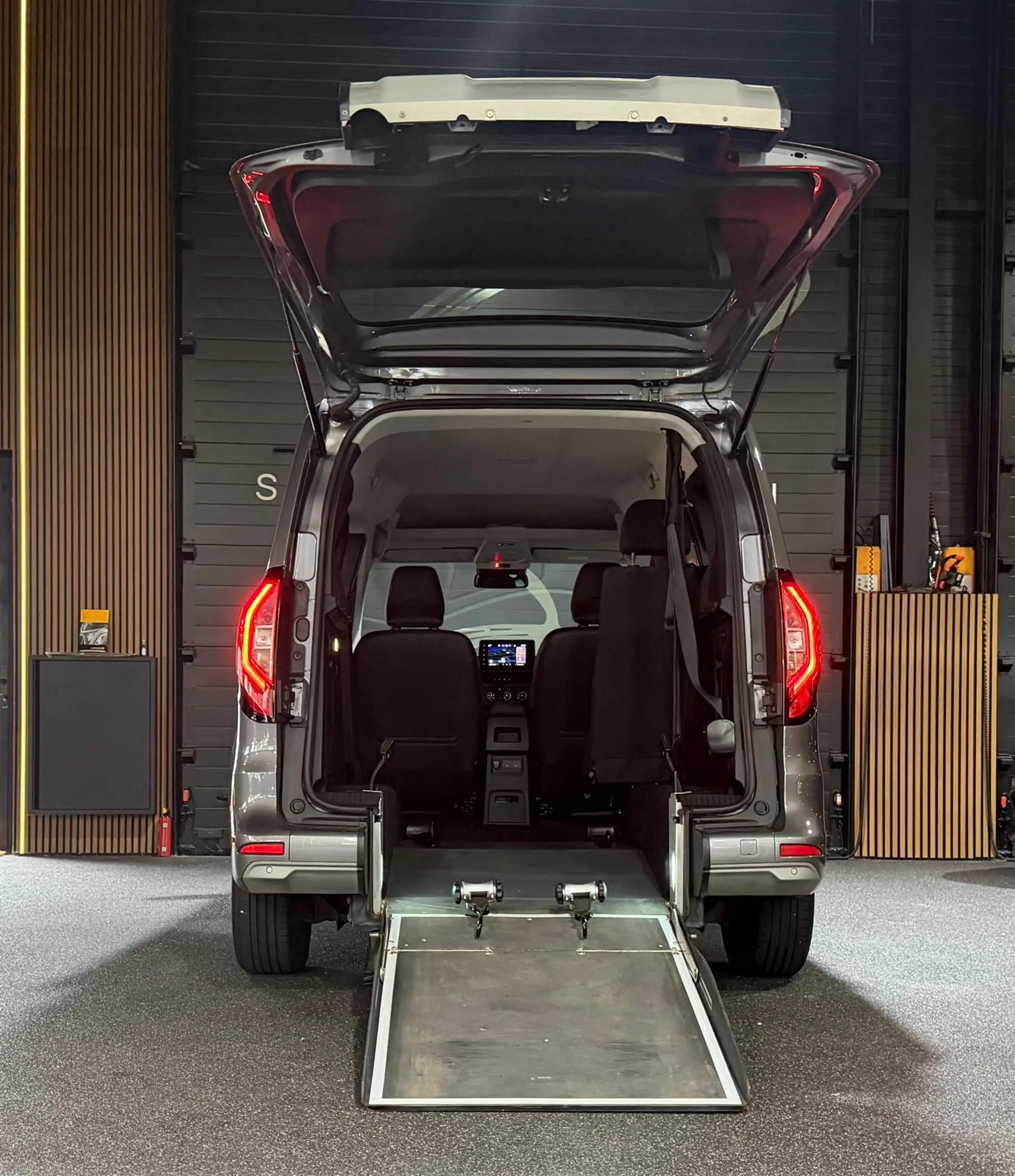Renault Kangoo 1.3 TCe Rollstoelauto — photo 10