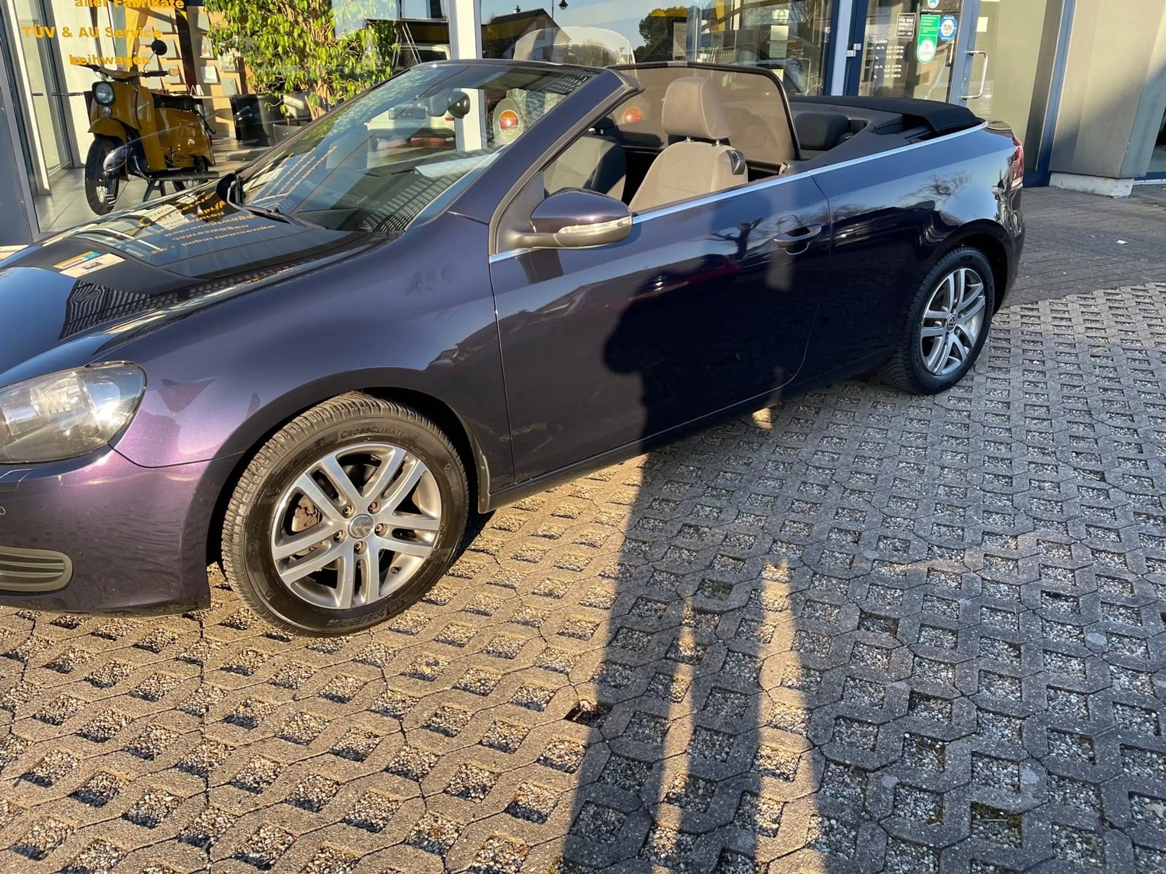 Volkswagen Golf Cabriolet (abnehmbare AHK; Climatronic) — photo 4