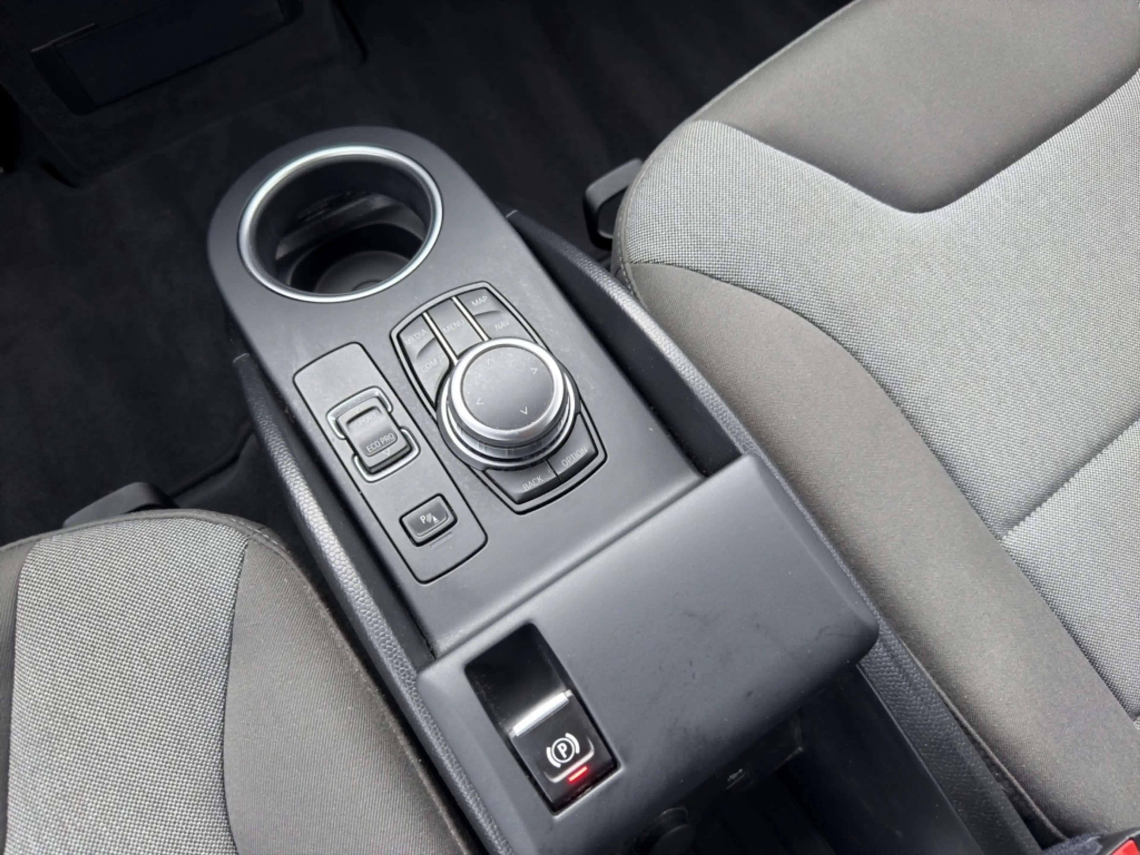 BMW i3 i3s - 42.2 kWh - 184 ch (135 kW) — photo 14