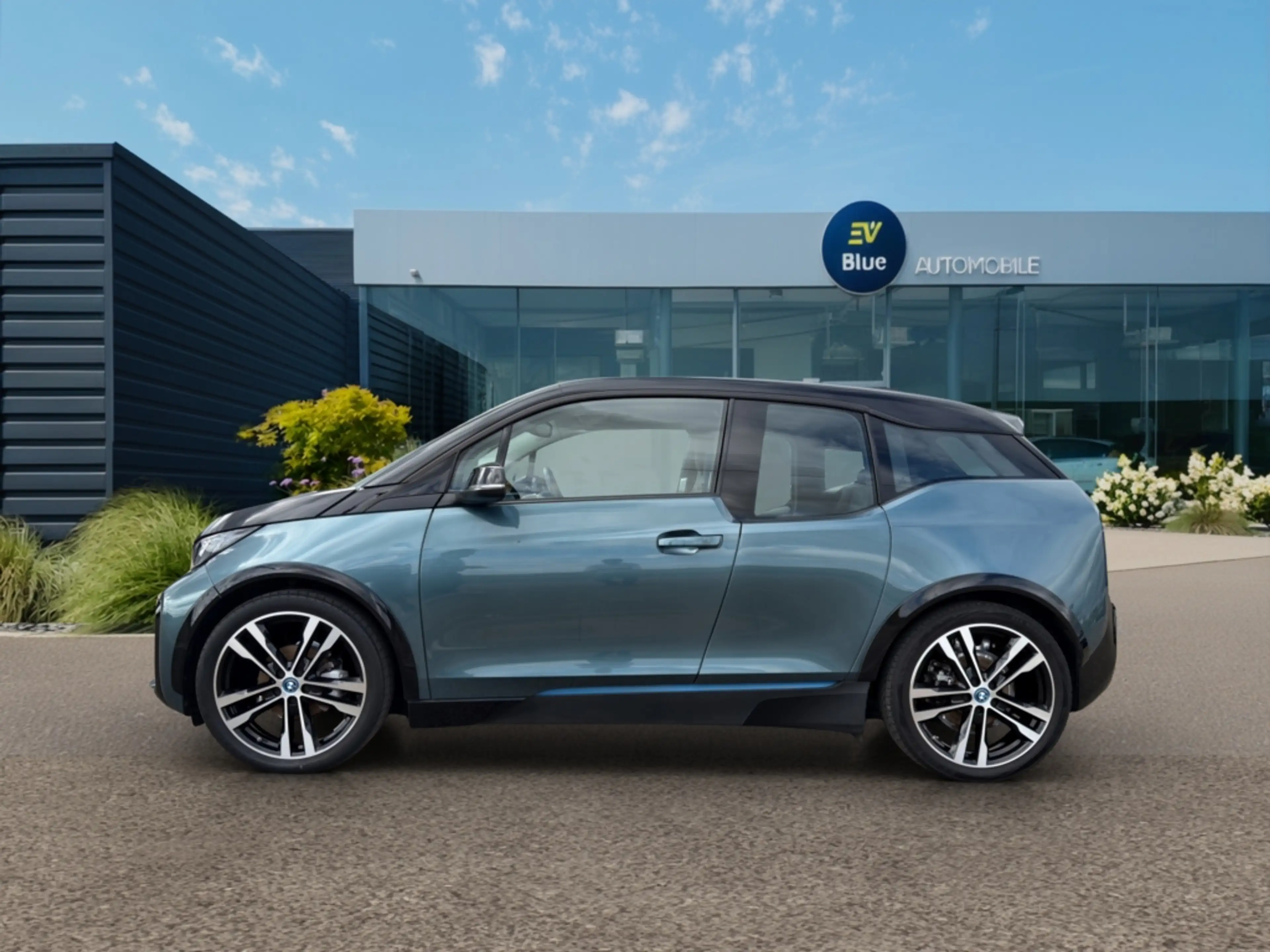 BMW i3 i3s - 42.2 kWh - 184 ch (135 kW) — photo 3