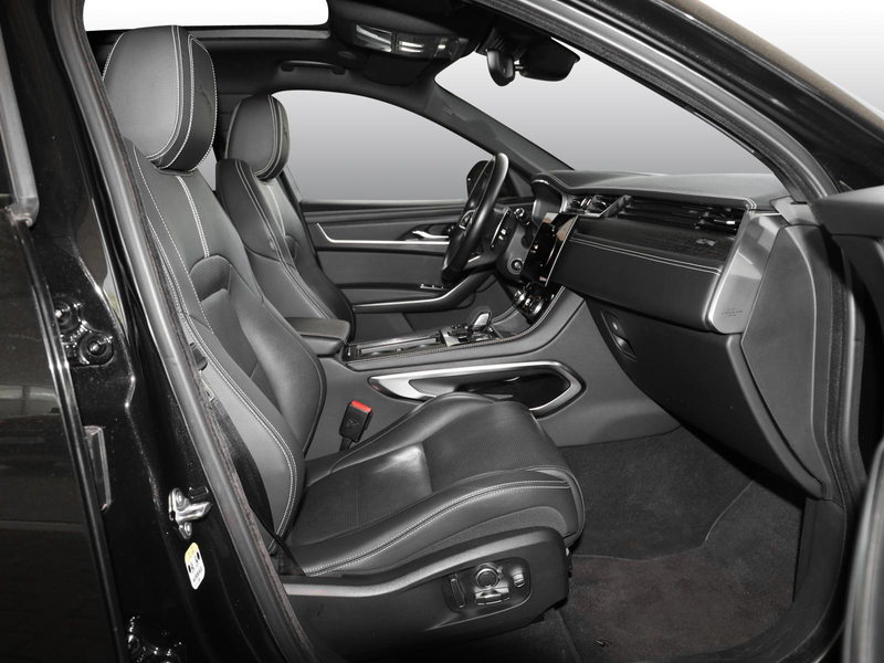 Jaguar F-Pace P400 AWD R-Dynamic  PANO ACC HUD MERIDIAN — photo 3