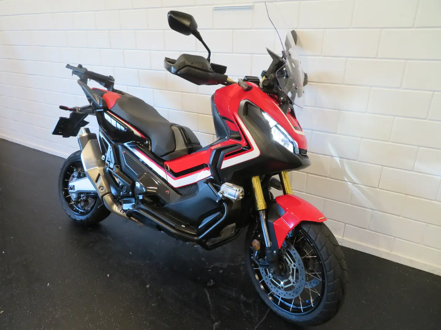 Honda X-ADV 750 ABS DCT NIEUWSTAAT!! Rood - 2