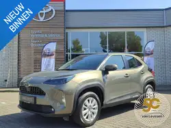 Toyota Yaris Cross Alarm, Stuurwielverwarming, Dodehoekdetectie, Lichtmetalen velgen, Stoelverwarming, Inductieladen voor smartphones, Garantie, Parkeerhulp voor
