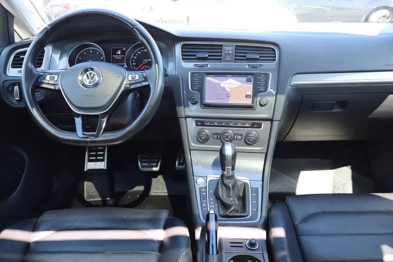 Volkswagen Golf снимка Volkswagen Golf