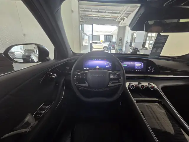 Omoda 9 view 5