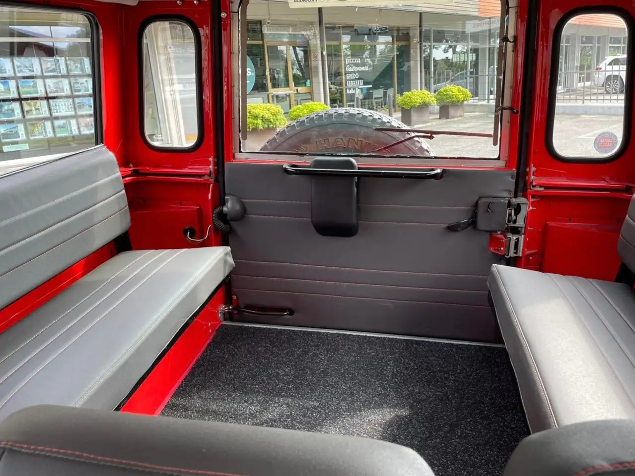 Land Rover Defender 2.5 HT con garanzia 12-48 M, restauro completo, foto 8