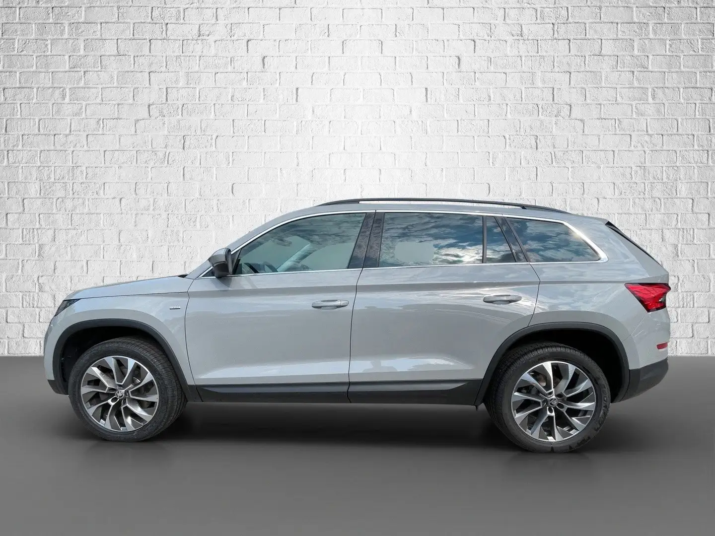 Skoda Kodiaq 2.0 DSG - Clever 4x4 LED RFK ACC Silber - 2