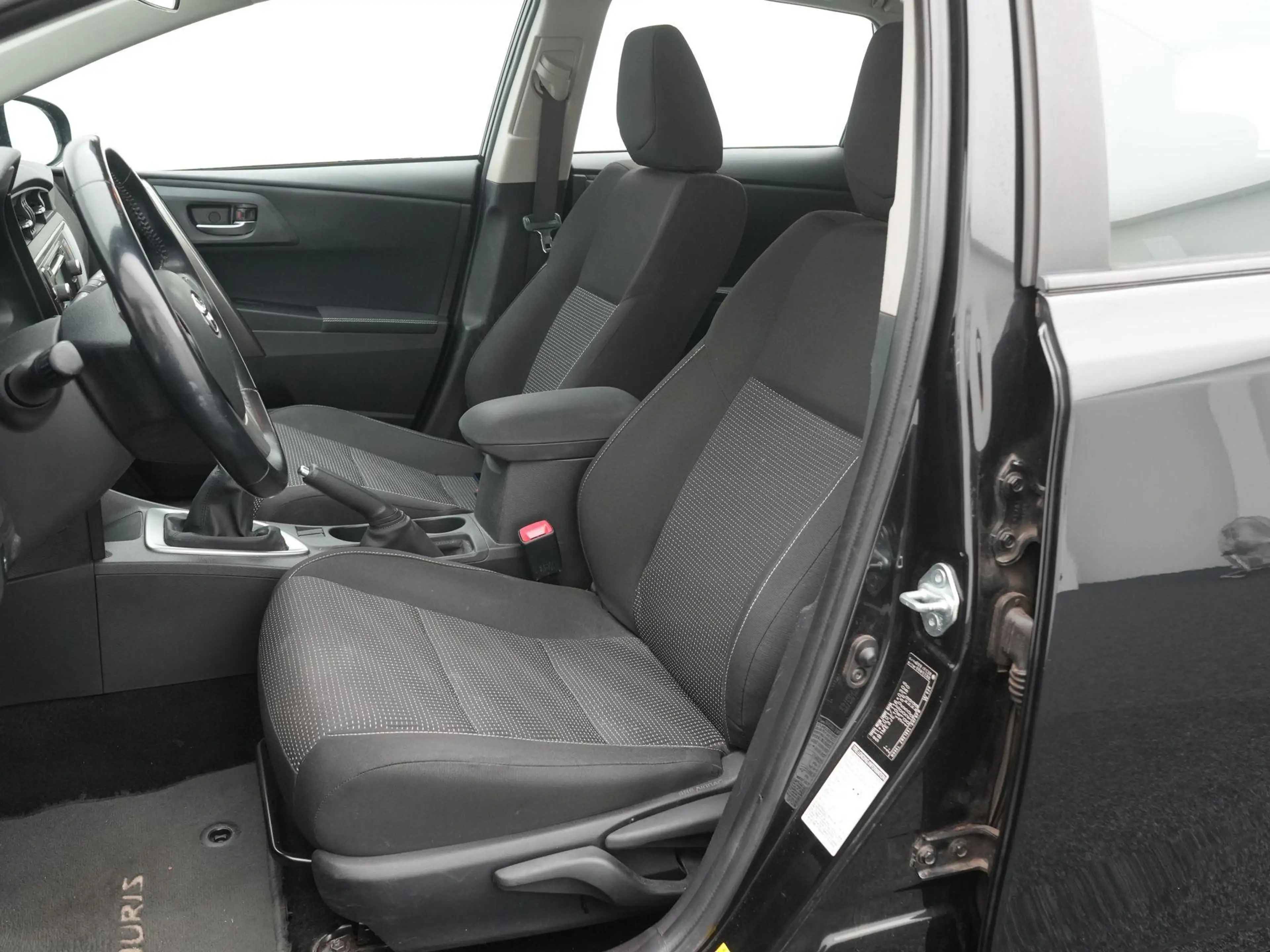 Toyota Auris 1.6 Aspiration — photo 9
