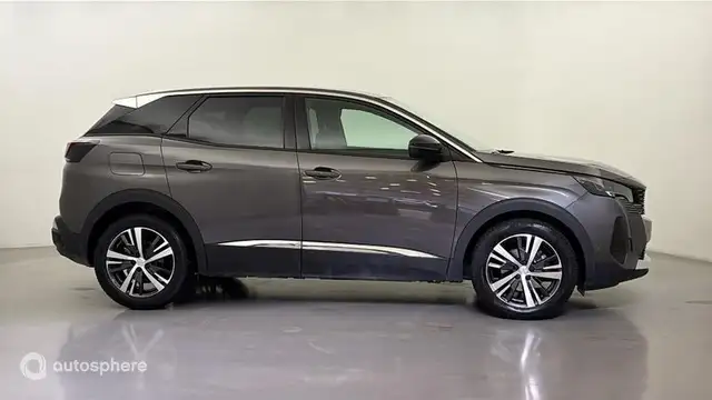 Peugeot 3008 view 4