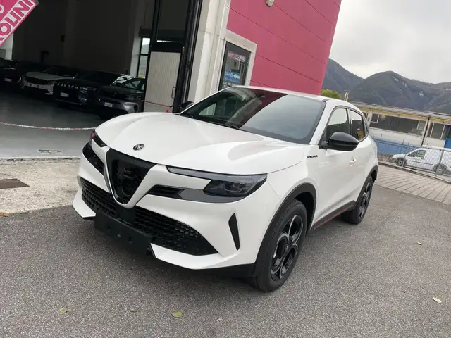 Alfa Romeo Junior Junior 1.2 ibrida Speciale 136cv edct6