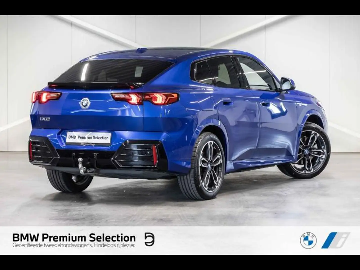 BMW iX2 xDrive30 M Sport | PANO | TOWB Blauw - 2