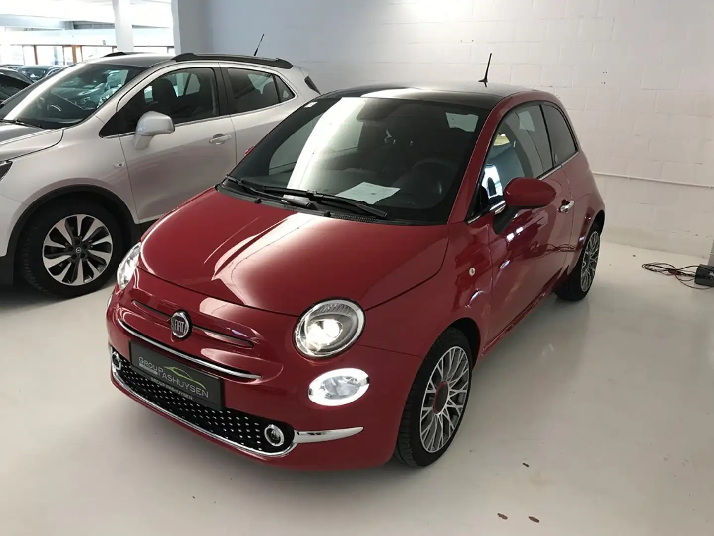 Fiat 500 Hybrid Red 1.0cc 70pk Rood - 1