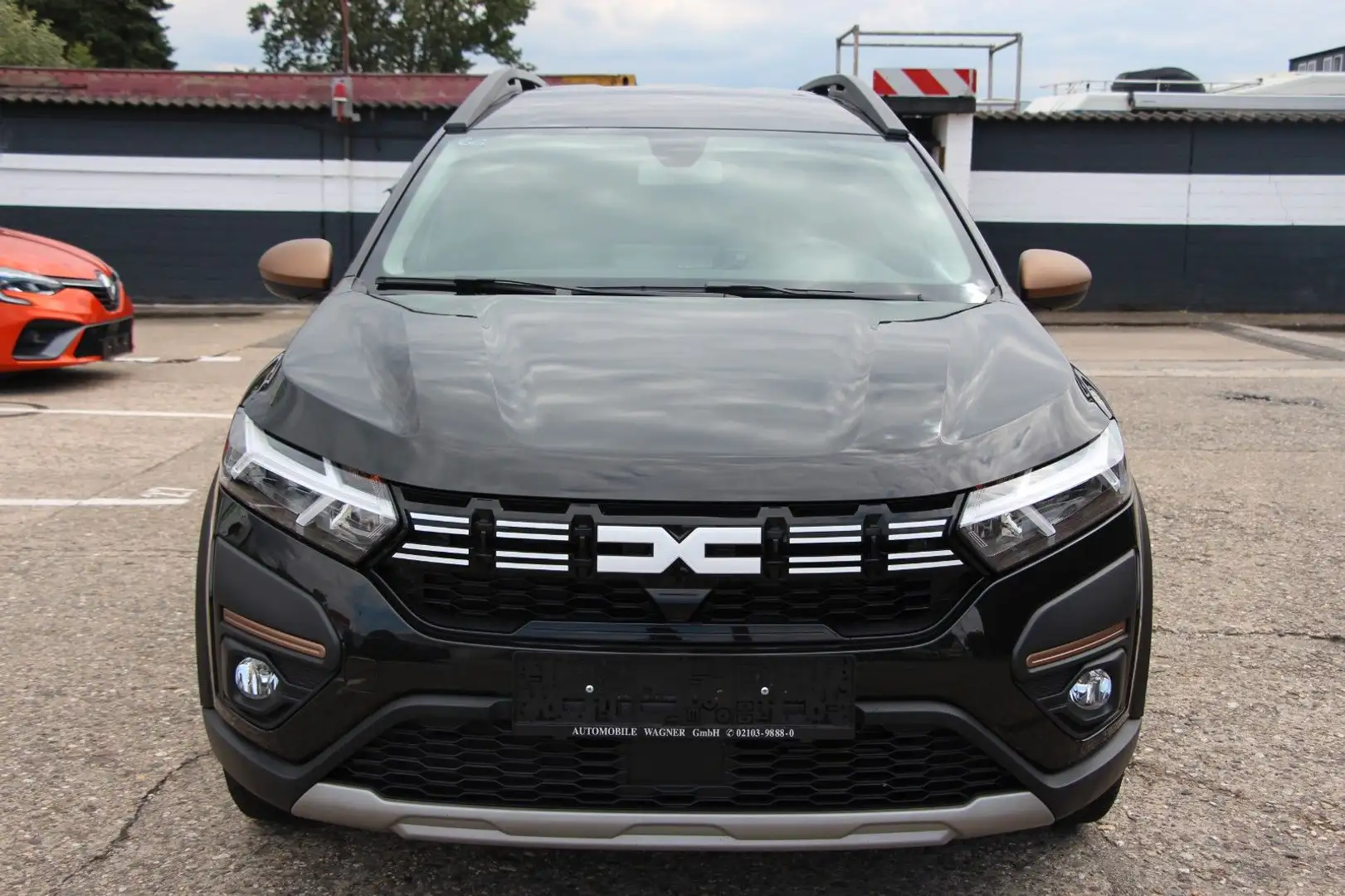 Dacia Jogger 1.6 Hybrid 140Extreme  LED*SHZG*/90901 Schwarz - 2