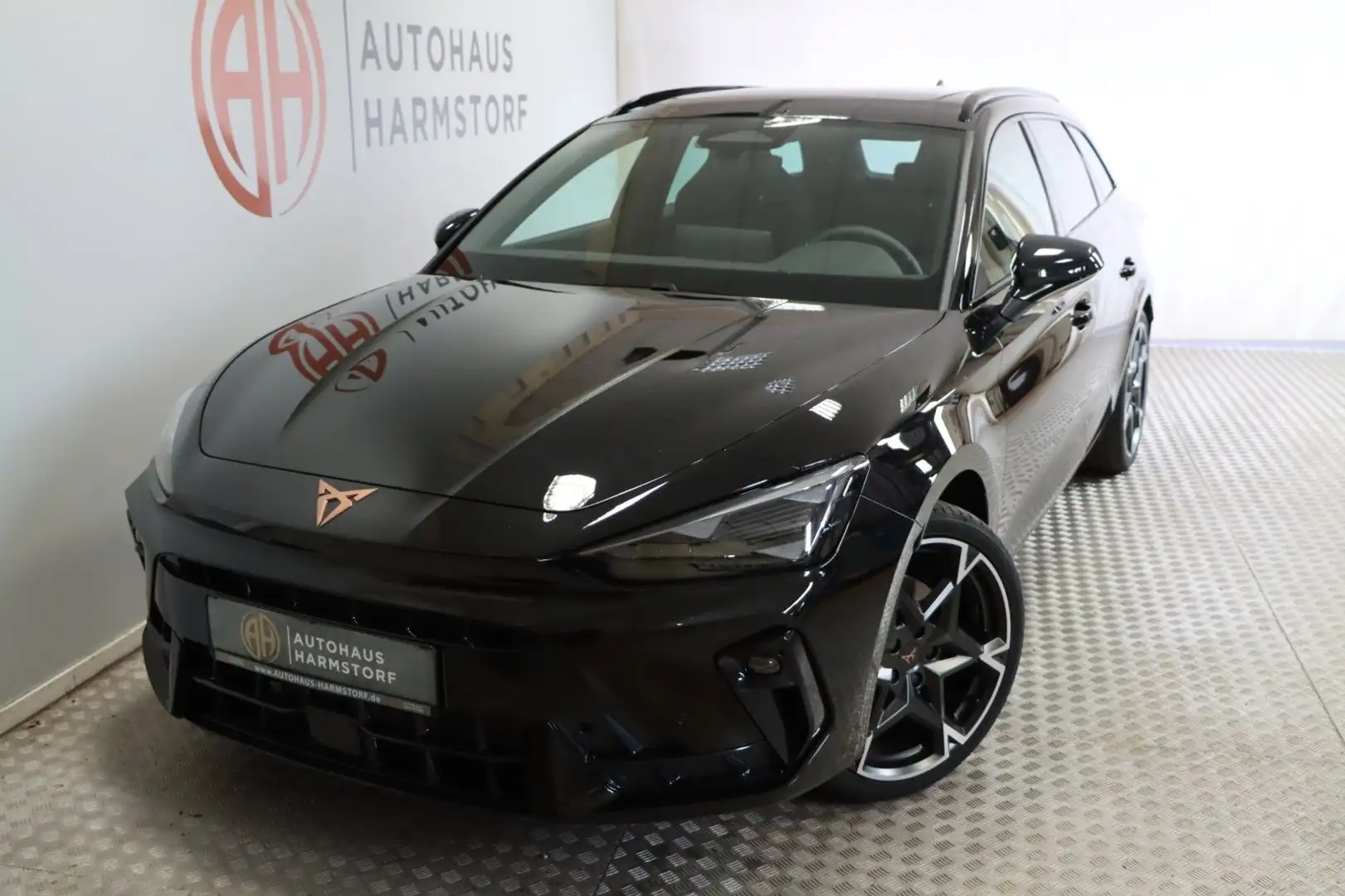 CUPRA Leon Sportstourer 1.5 AHK Pano 19Zoll Sennheiser Schwarz - 1