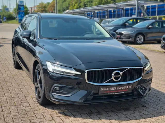 Volvo V60 Kombi Momentum Automatik/Navi/Kamera/LED/PDC