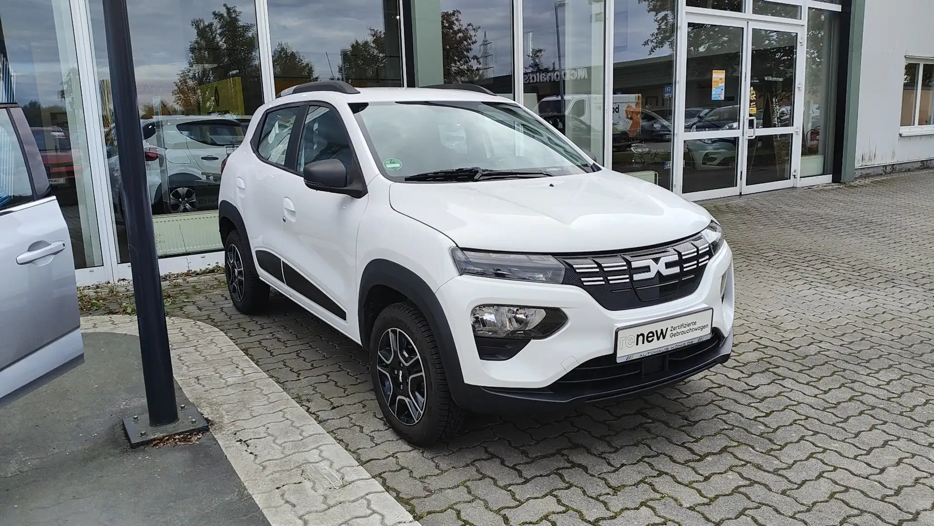 Dacia Spring Essential Automatik Allwetterräder, Klima Weiß - 2