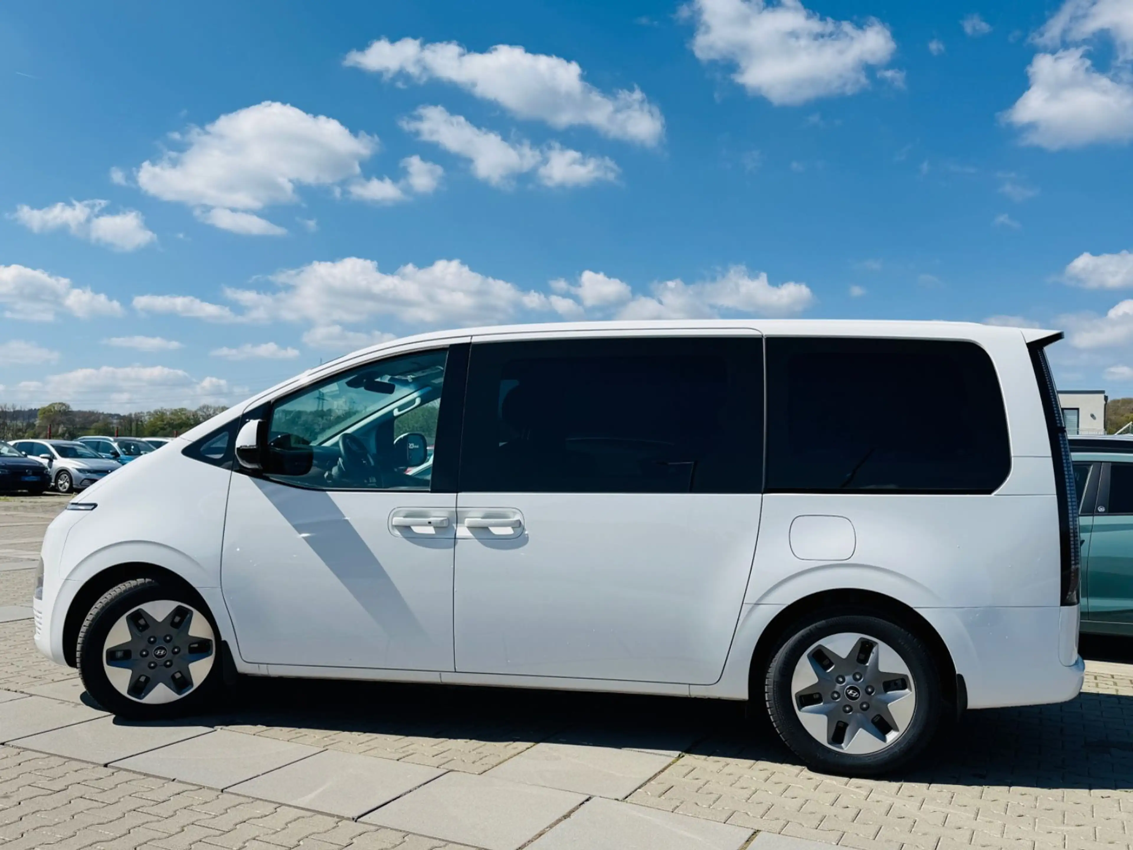 Hyundai STARIA Trend 2WD Aut/Navi/360Kam/9 Sitzer — photo 7
