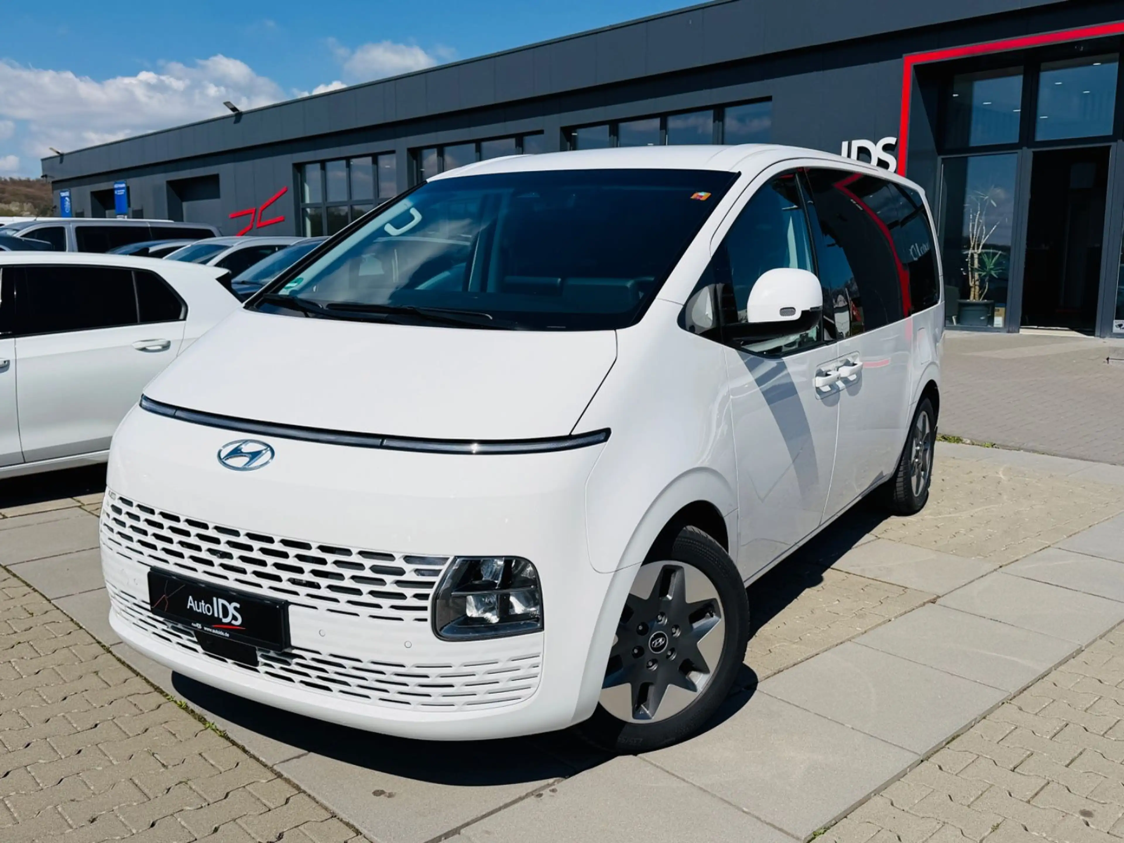 Hyundai STARIA Trend 2WD Aut/Navi/360Kam/9 Sitzer — photo 10