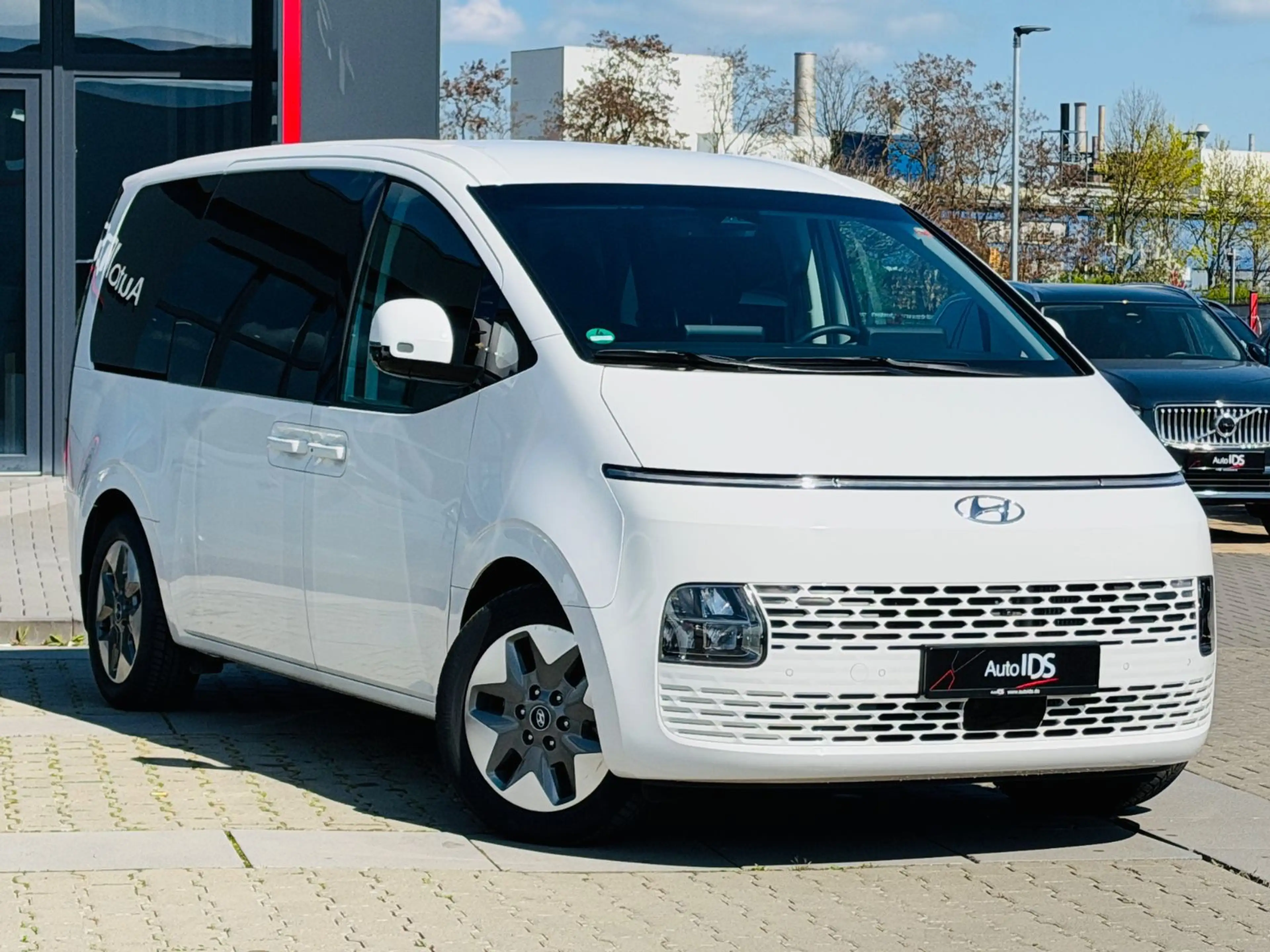 Hyundai STARIA Trend 2WD Aut/Navi/360Kam/9 Sitzer — photo 2