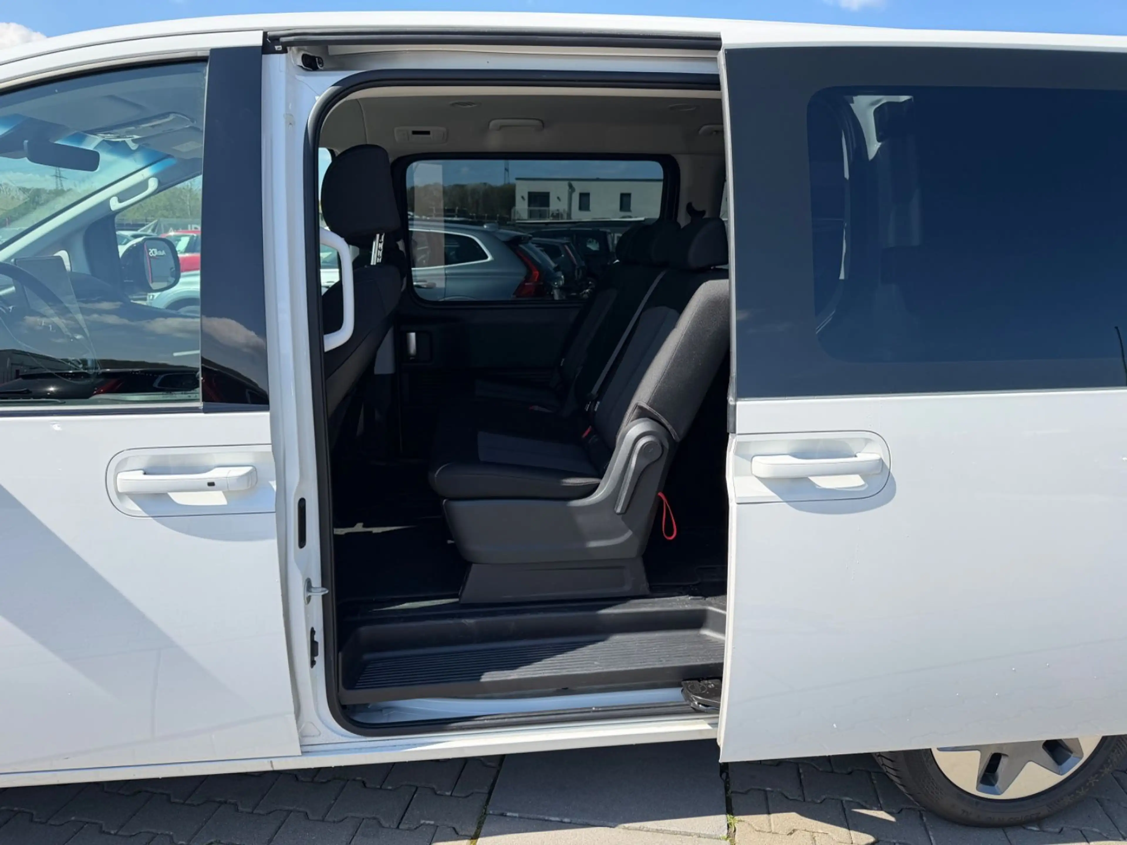 Hyundai STARIA Trend 2WD Aut/Navi/360Kam/9 Sitzer — photo 15
