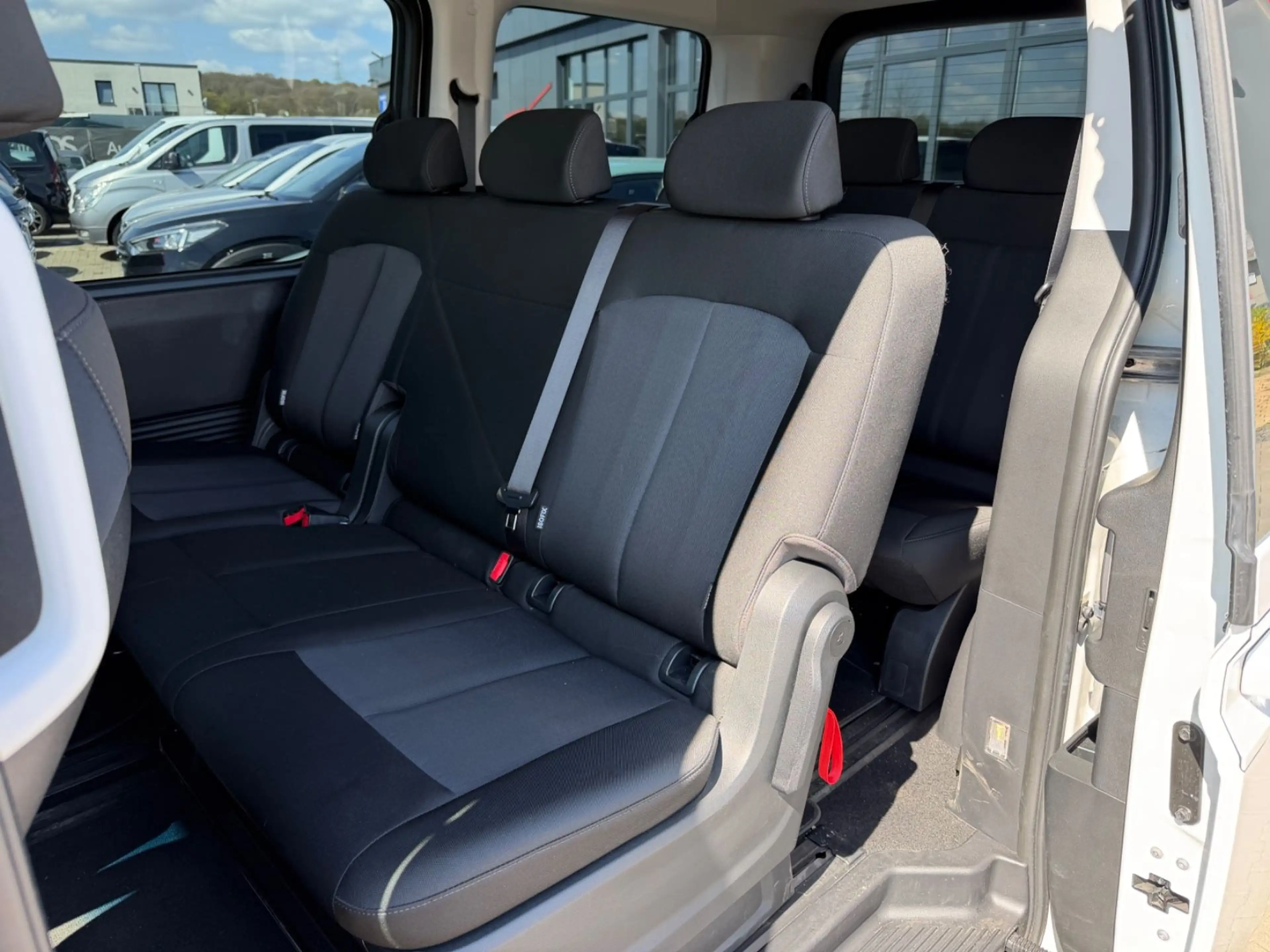 Hyundai STARIA Trend 2WD Aut/Navi/360Kam/9 Sitzer — photo 14