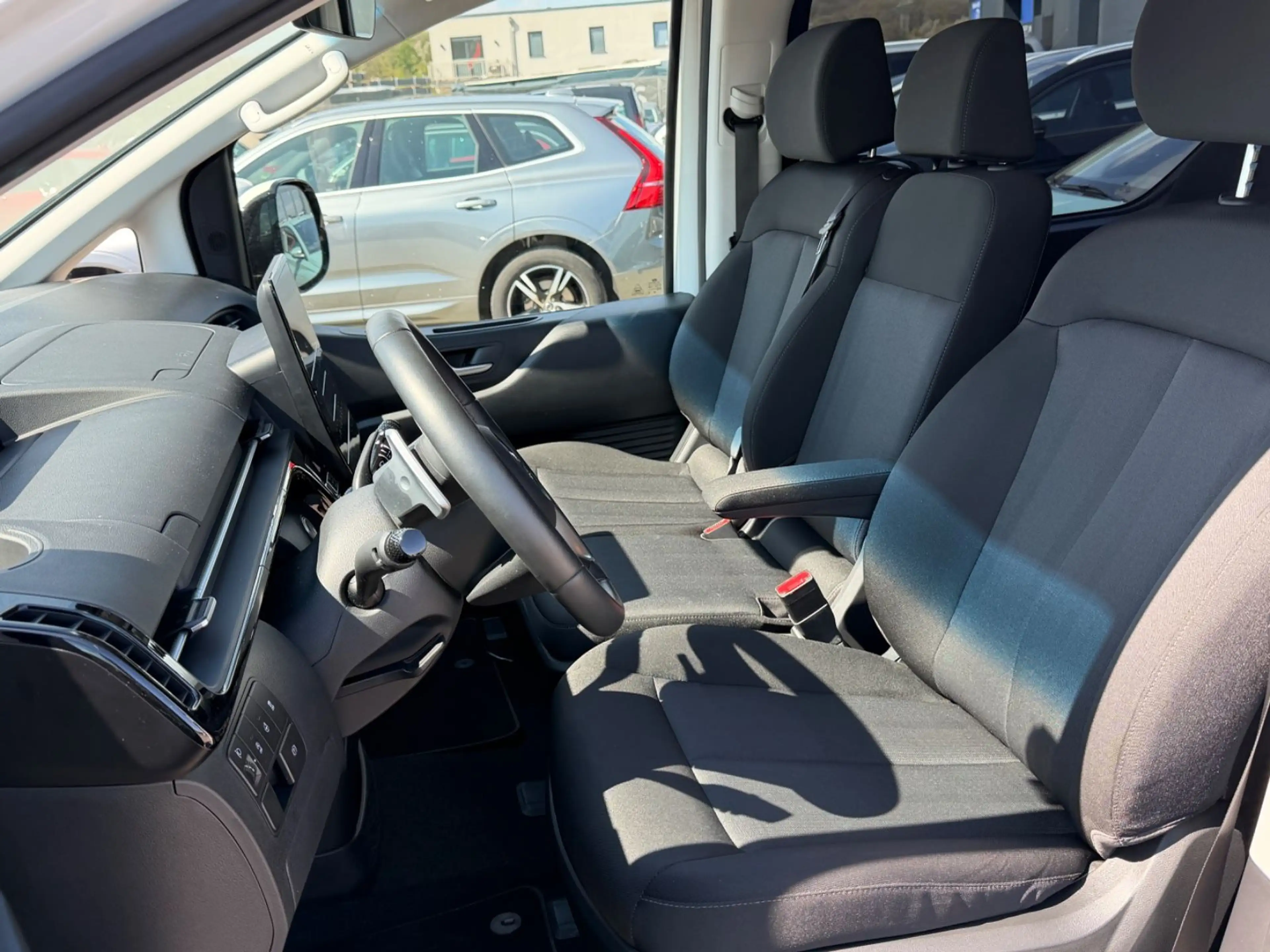Hyundai STARIA Trend 2WD Aut/Navi/360Kam/9 Sitzer — photo 13