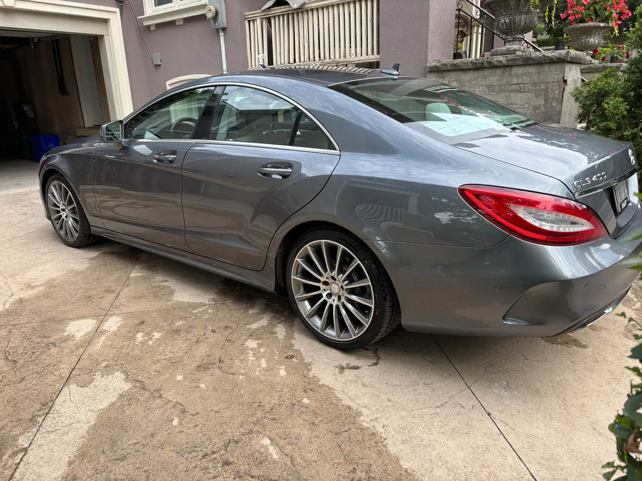 Mercedes-Benz CLS снимка Mercedes-Benz CLS