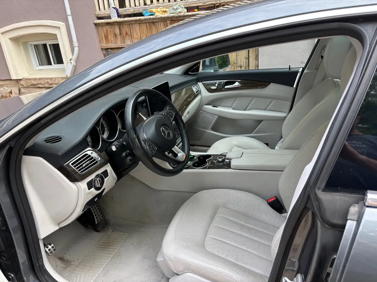 Mercedes-Benz CLS снимка Mercedes-Benz CLS