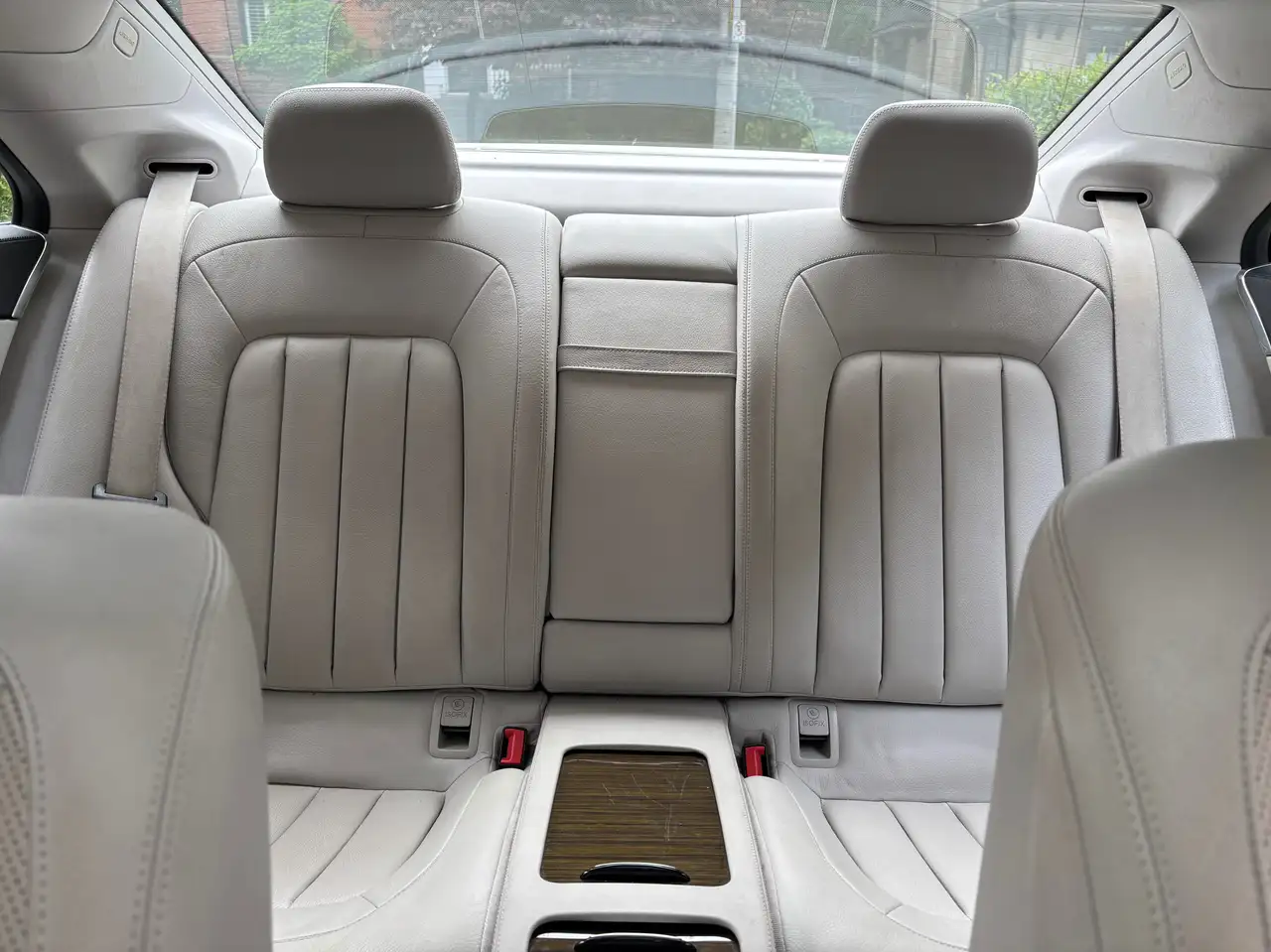Mercedes-Benz CLS снимка Mercedes-Benz CLS