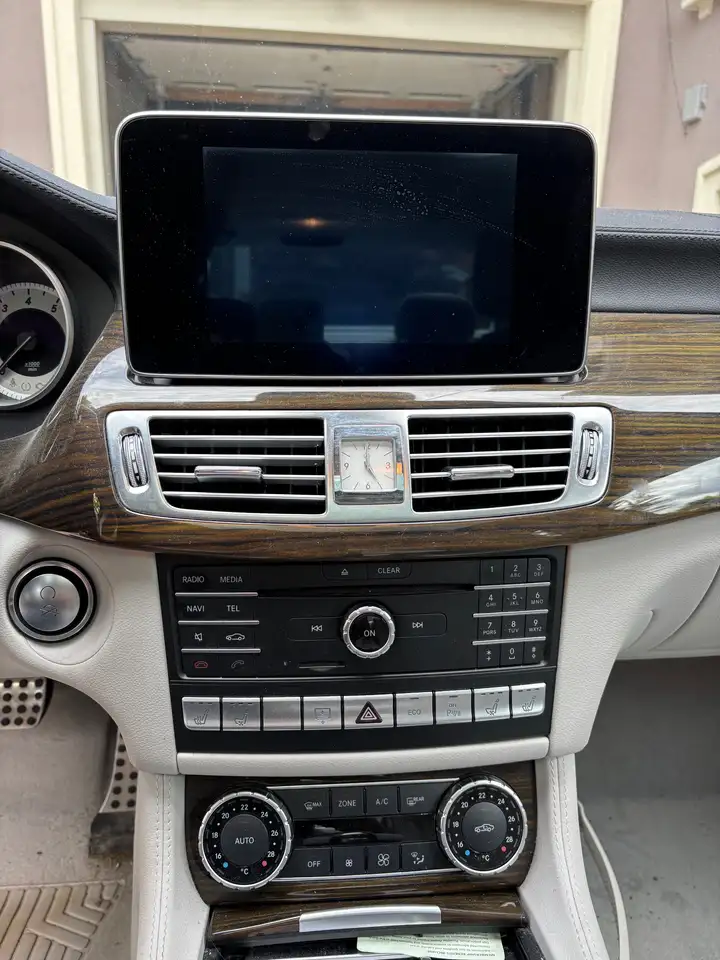 Mercedes-Benz CLS снимка Mercedes-Benz CLS