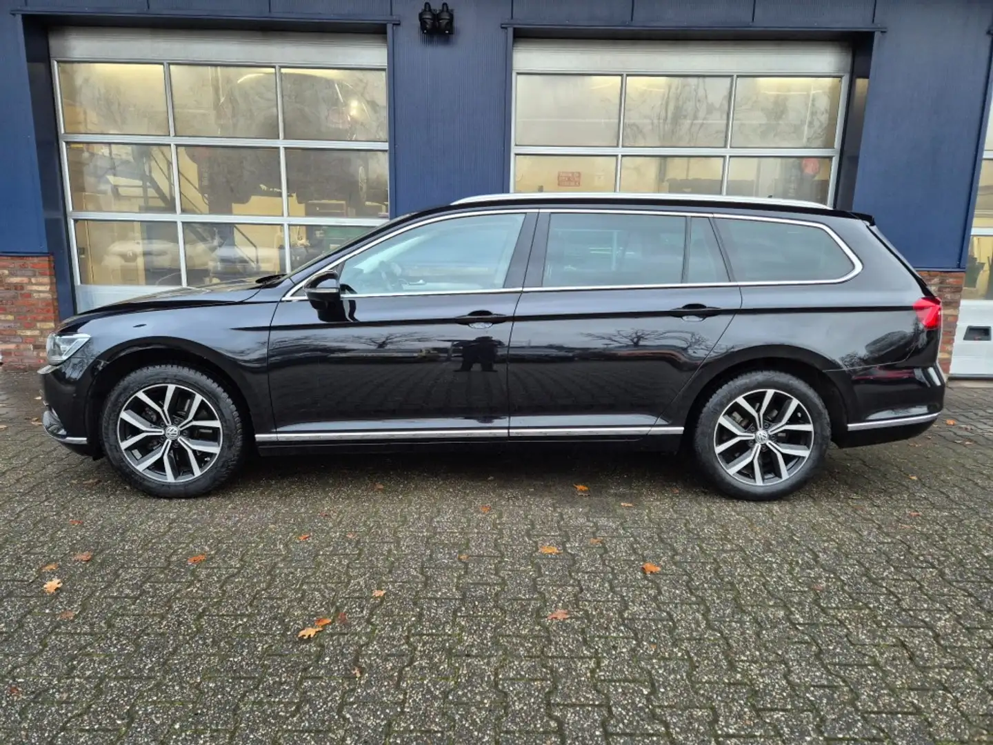 Volkswagen Passat 1.8 TSI HIGHLINE, 360 Camera, Standkachel, Stoelve Zwart - 2