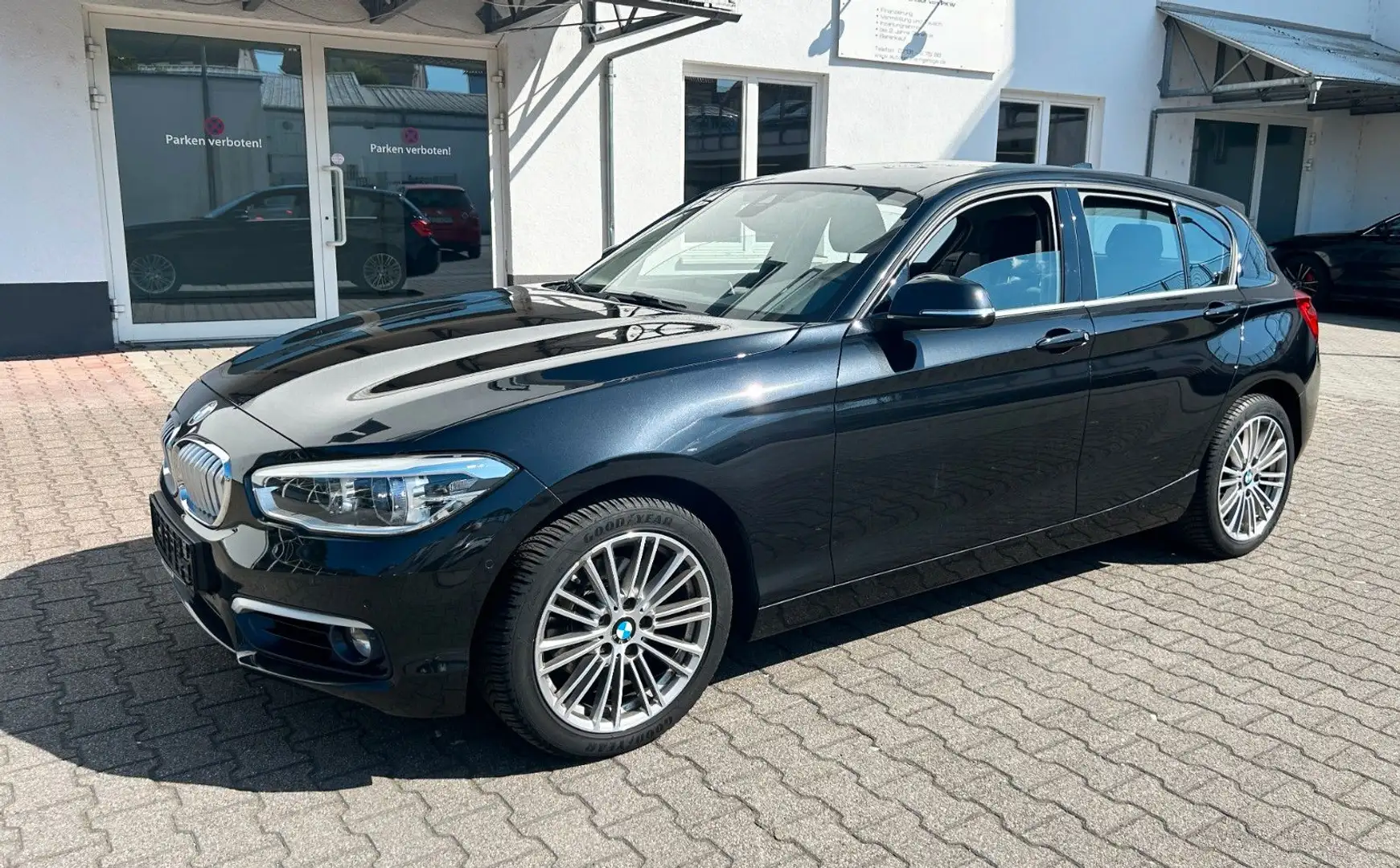 BMW 120 d Lim. 5-trg. Metropolitan LED/NAVI/SHZ Schwarz - 1