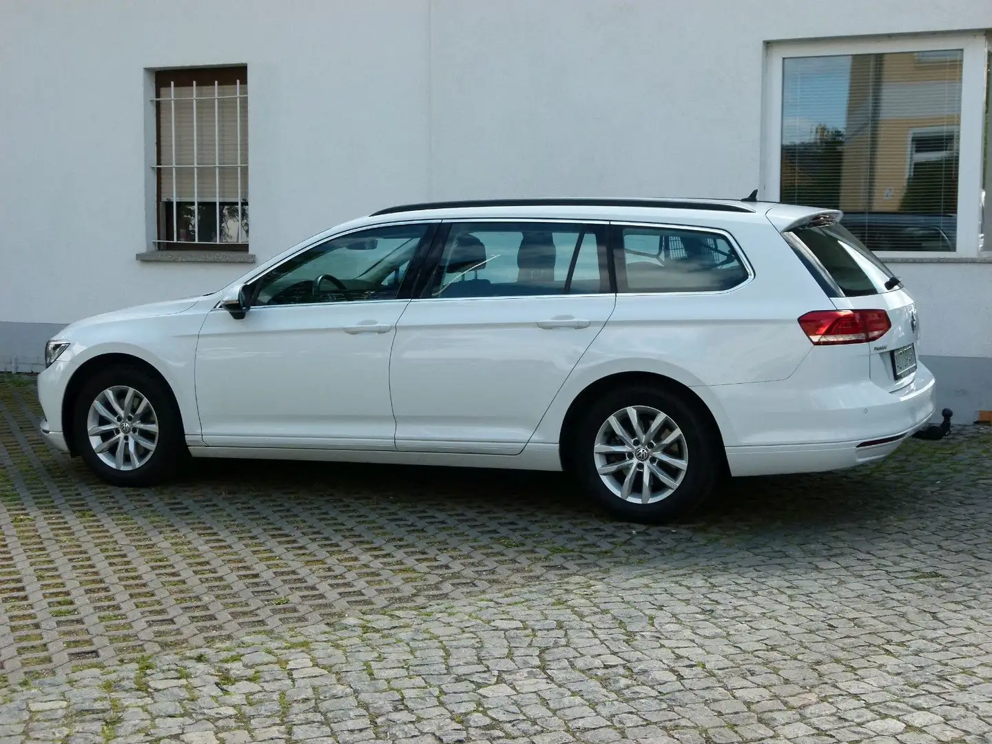 Volkswagen Passat Variant TSI 1.Hand LED TÜV 2027 +GARANTIE Weiß - 2