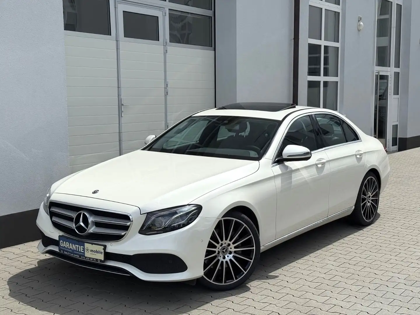 Mercedes-Benz E 300 9G Avantgarde DESIGNO *MULTIBEAM*SHD*KAME* Blanc - 2